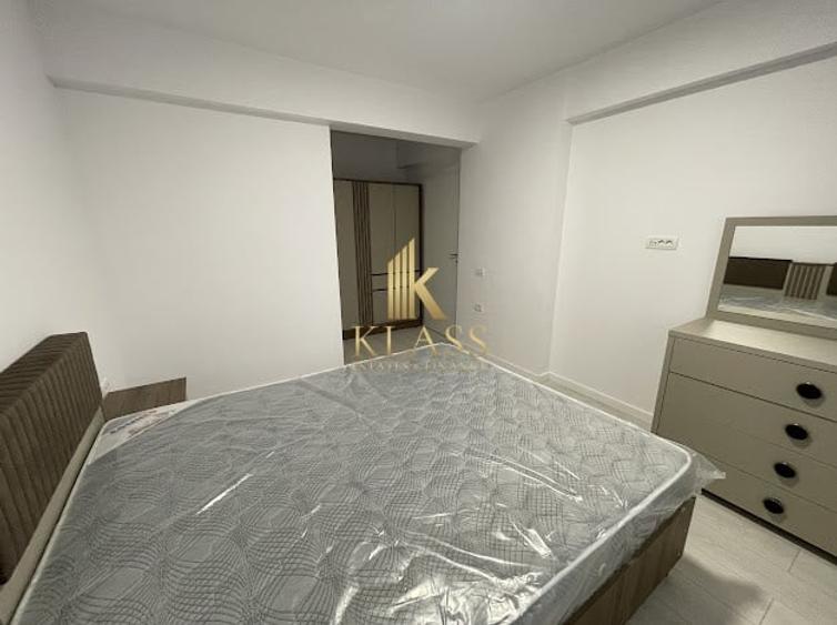 Apartament cu 3 camere decomandat, mobilat în Berceni