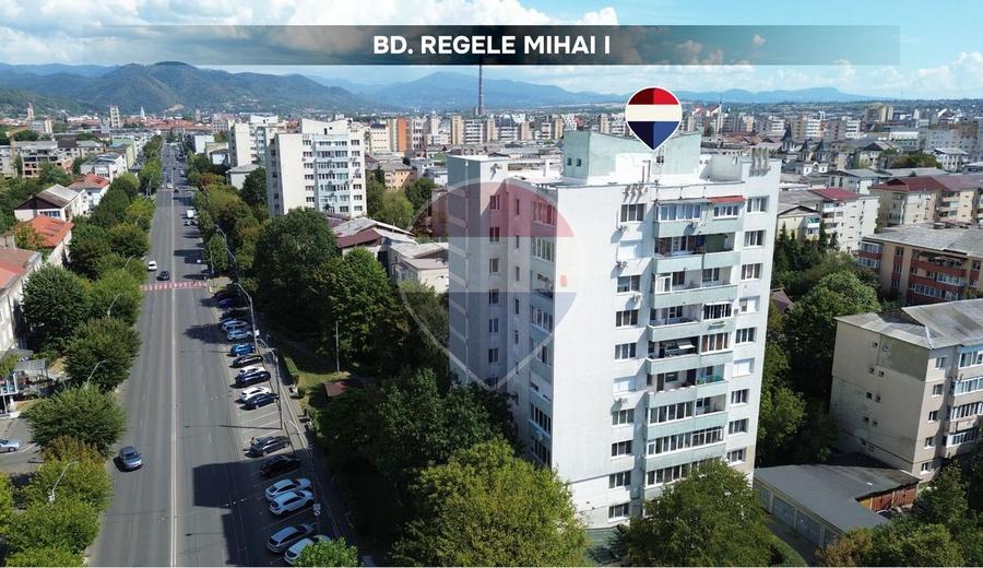 Apartament cu 3 camere decomandat în Central