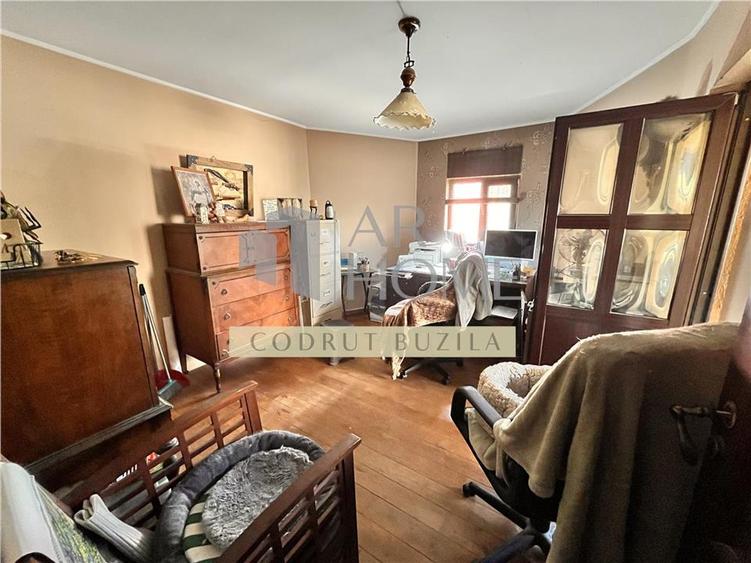 Casă individuală cu 6 camere cu Teren 248 Mp în Malu Roșu