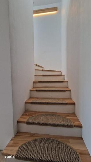 Casă cu 4 camere cu Teren 500 Mp în Păulești