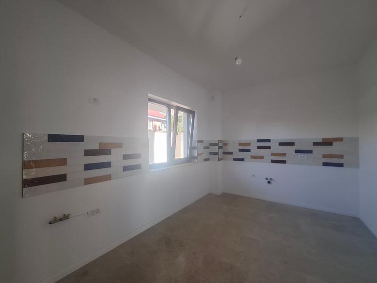 Casă individuală cu 4 camere cu Canalizare în Bragadiru