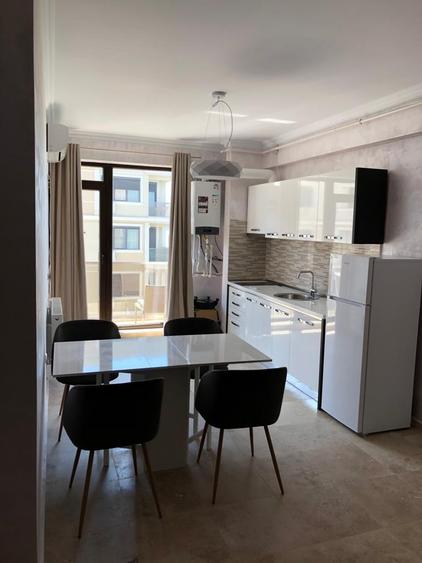 Apartament cu 3 camere, mobilat în Central