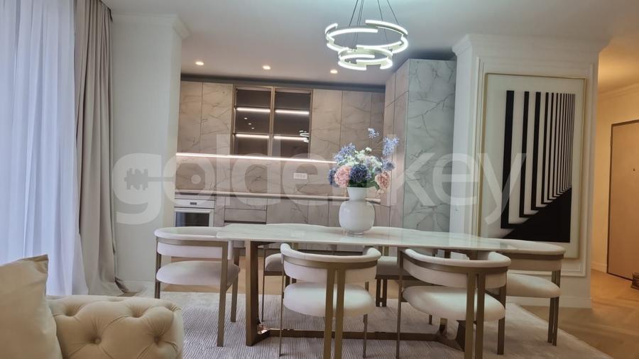Apartament cu 4 camere decomandat, mobilat în Iancu Nicolae