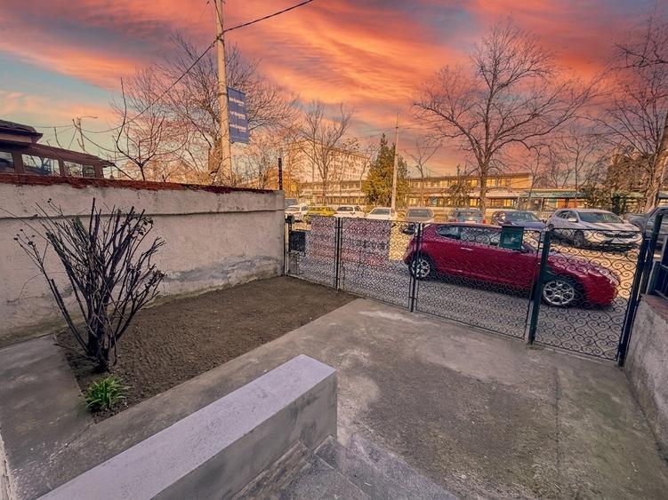 Duplex cu 5 camere cu Canalizare în Vatra Luminoasă