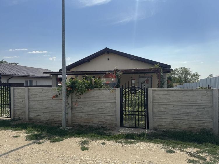 Casă individuală cu 4 camere cu Teren 720 Mp în Popești