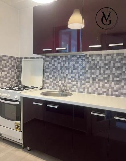 Garsonieră decomandată în Costin Georgian