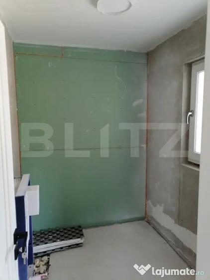 Casă cu 7 camere cu Teren 488 Mp în Valea