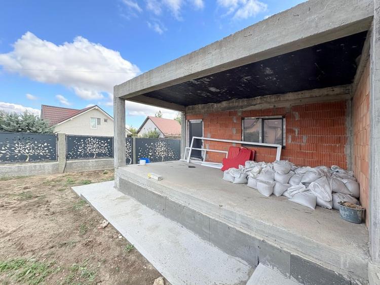 Casă individuală cu 6 camere cu Canalizare în Valu lui Traian
