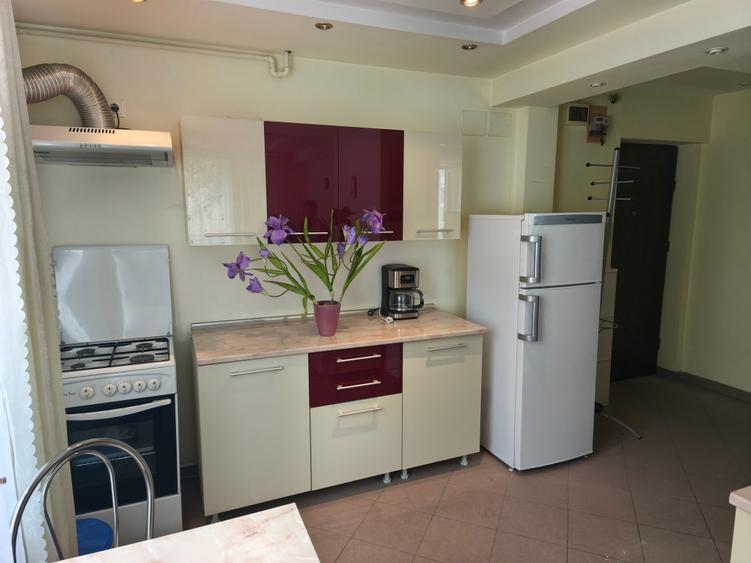 Apartament cu 2 camere decomandat, mobilat în Complex Studențesc