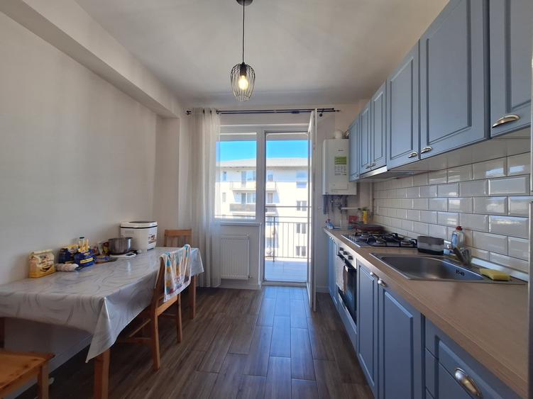 Apartament cu 2 camere semidecomandat, mobilat în Florești — fotografia 1
