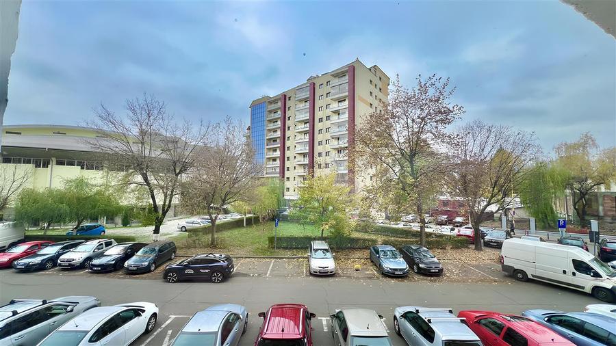 Apartament cu 2 camere decomandat, mobilat în Județean