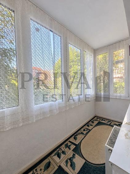 Apartament cu 3 camere decomandat, mobilat în Bucovina