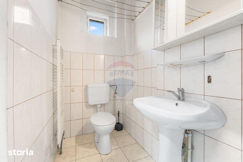 Casă cu 4 camere cu Teren 500 Mp în Podgoria