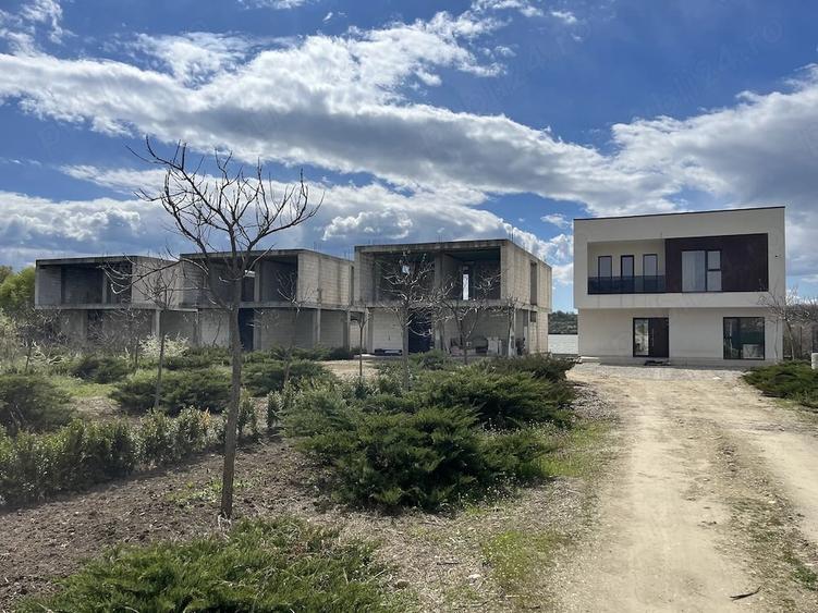 Casă cu Teren 1350 Mp în Central