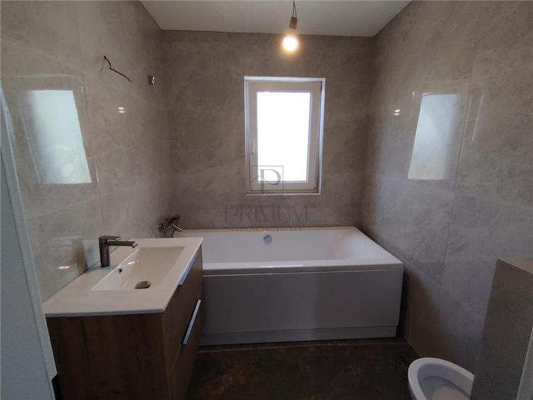 Duplex cu 4 camere cu Canalizare în Moșnița Nouă
