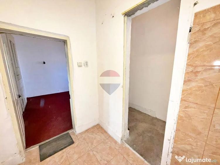 Apartament cu 2 camere semidecomandat în Drăgășani