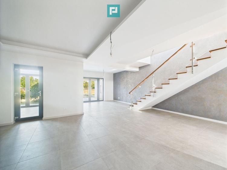 Duplex cu 5 camere cu Canalizare în Giarmata