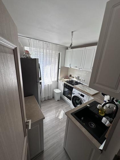 Apartament cu 3 camere decomandat în Luminiș