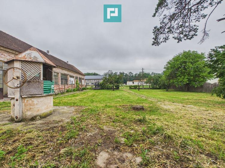 Casă individuală cu 15 camere cu Teren 1828 Mp în Neudorf
