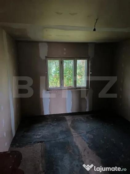 Casă cu 8 camere cu Teren 2000 Mp în Măgurele