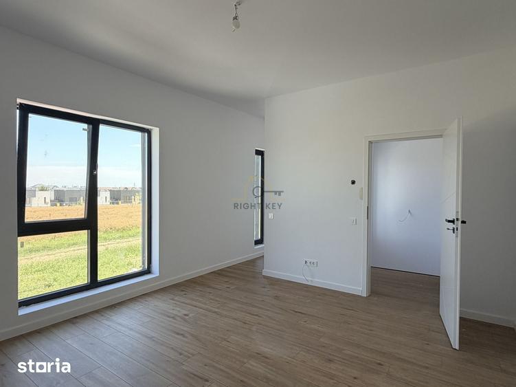 Casă cu 4 camere cu Teren 450 Mp în Domnești