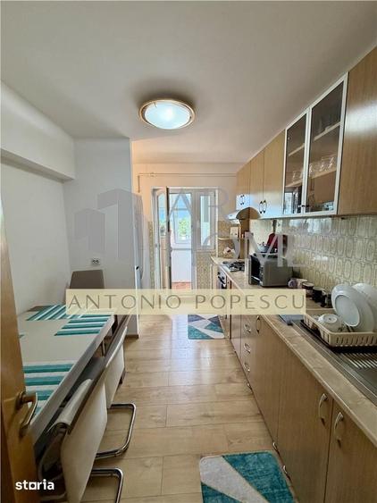 Apartament cu 4 camere decomandat în Republicii