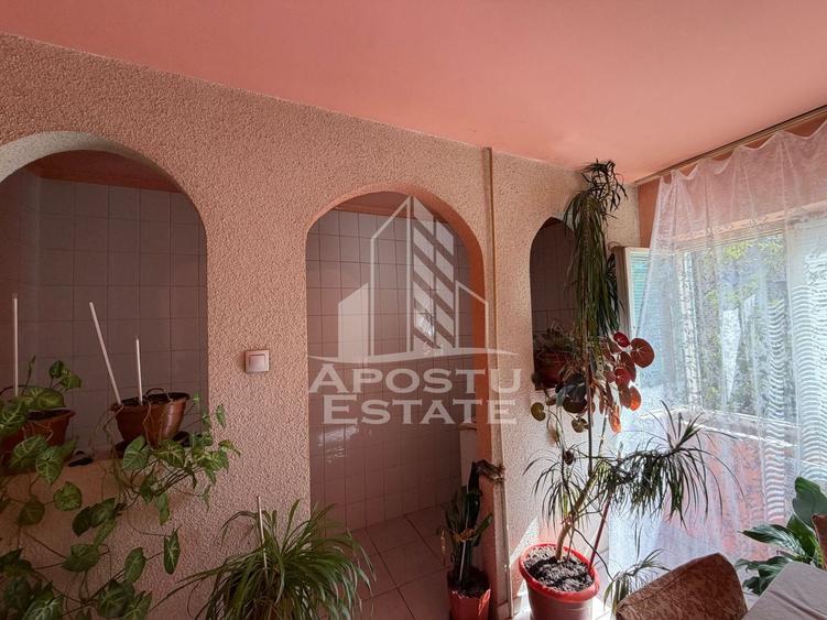 Apartament cu 2 camere decomandat, mobilat în Bucovina