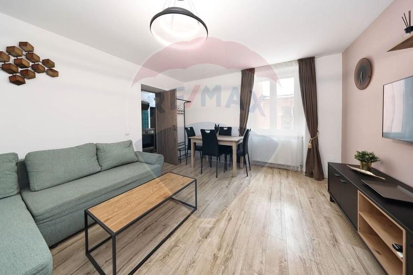 Apartament cu 2 camere, mobilat în Centrul Istoric