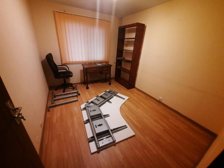 Apartament cu 3 camere decomandat în Oancea