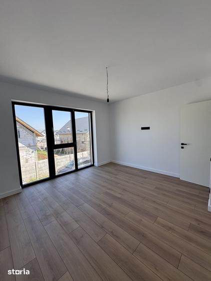 Casă cu 4 camere cu Teren 330 Mp în Central
