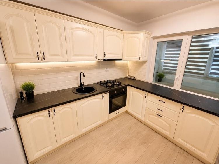 Apartament cu 3 camere decomandat în Cârlig