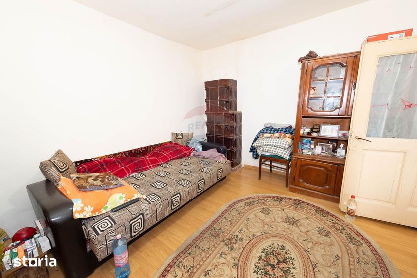Casă cu 2 camere cu Teren 266 Mp în Giulești