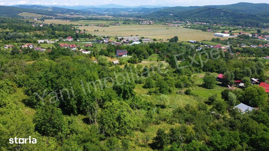 Teren de 2200 mp, în Ciofrângeni