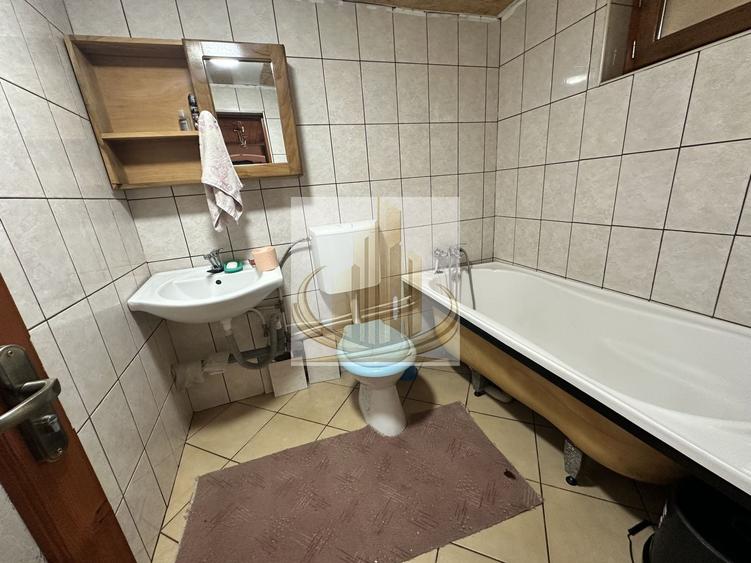 Casă individuală cu 5 camere cu Canalizare în Dofteana