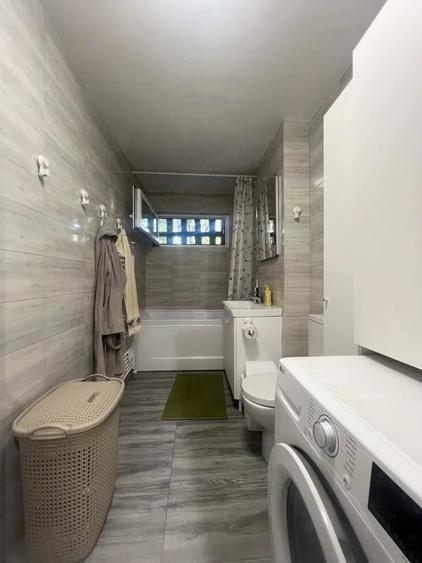 Apartament cu 3 camere decomandat în P-ța Doina
