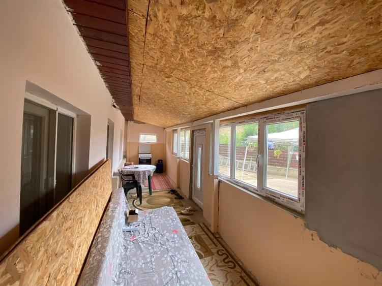 Casă individuală cu 3 camere cu Canalizare în Izvor