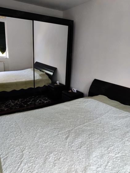 Apartament cu 3 camere semidecomandat, mobilat în Abator