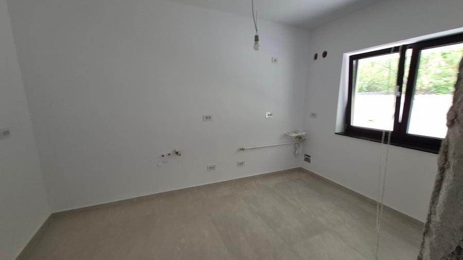 Casă cu 5 camere cu Canalizare în Bucureștii Noi