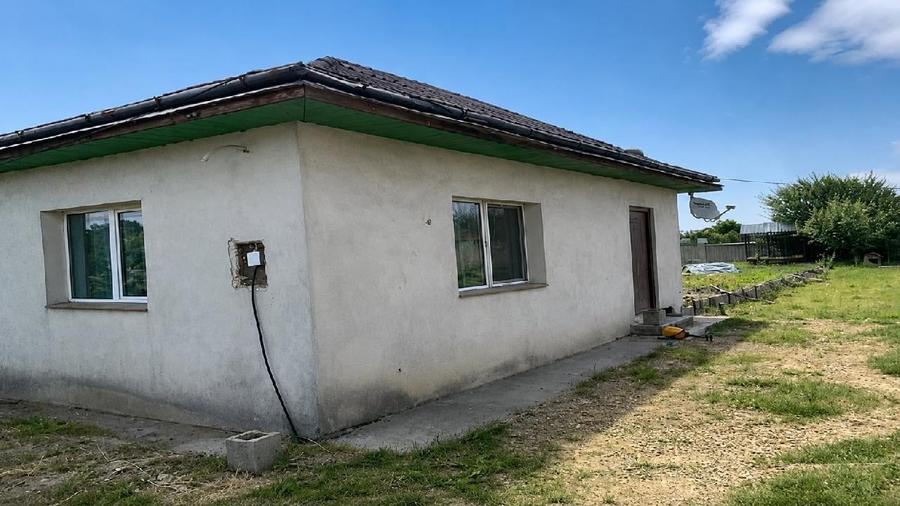 Casă individuală cu 1 camere cu Teren 822 Mp în Liteni
