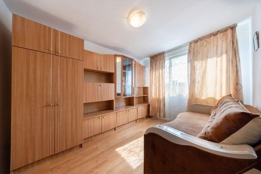 Apartament cu 2 camere nedecomandat în Tractorul
