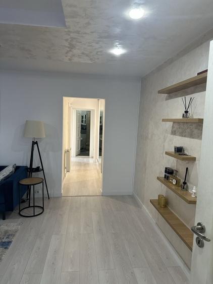 Apartament cu 3 camere decomandat în Popoveni