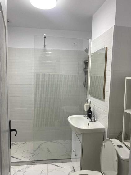 Apartament cu 2 camere semidecomandat în Florești