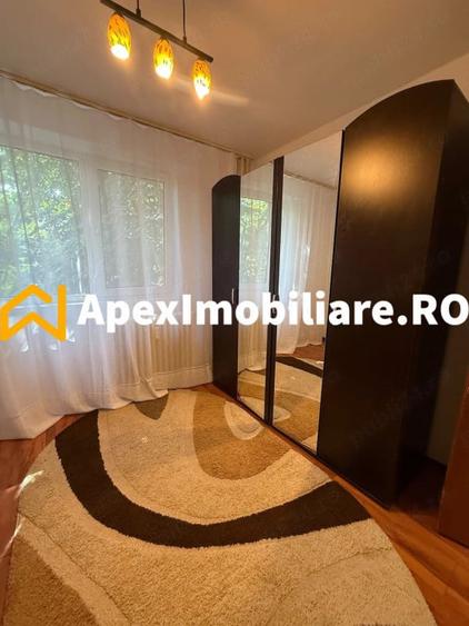 Apartament cu 3 camere decomandat în Drumul Taberei