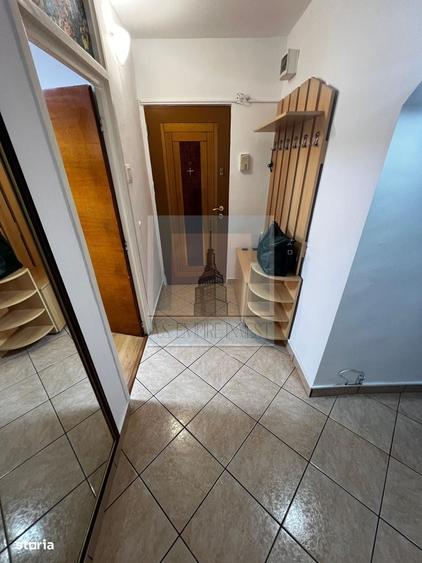 Apartament cu 3 camere decomandat în Răcădău