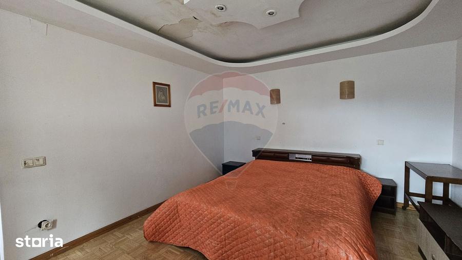 Casă cu 5 camere cu Teren 526 Mp în Udești