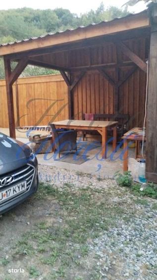 Casă cu 3 camere semidecomandat cu Teren 418 Mp în Florești