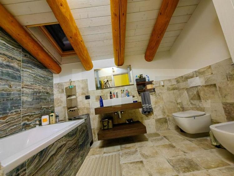 Casă individuală cu 4 camere cu Canalizare în Ciugud