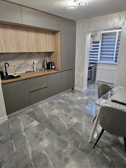 Apartament cu 2 camere decomandat în Crângași