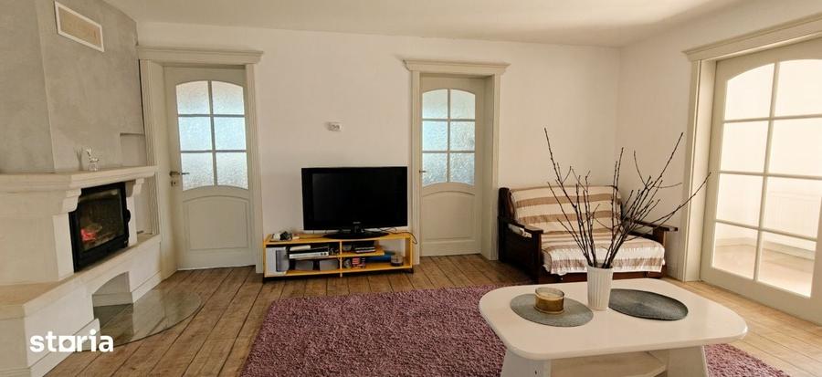 Casă cu 9 camere cu Teren 1800 Mp în Apahida