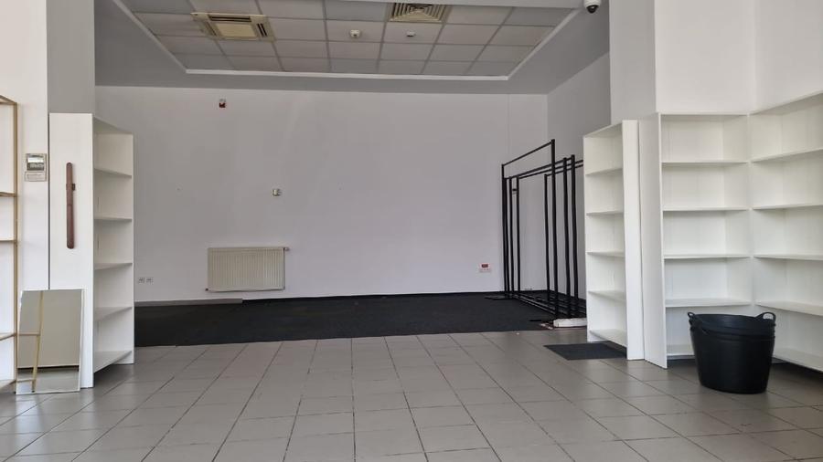 Spațiu comercial, de 370 mp, în Central